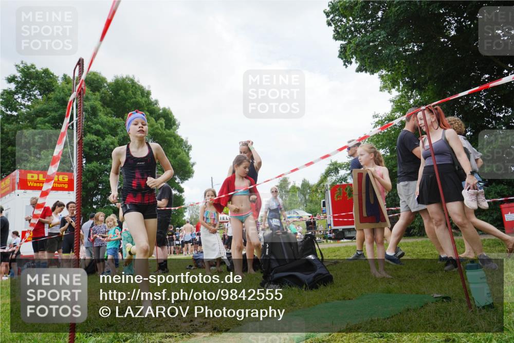 21.06.2026 - 29. Vierlanden-Triathlon LAZAROV Photography http://msf.ph/oto/9842555 21.06.2026 14:50:59 Schwimmen 1309 meine-sportfotos.de