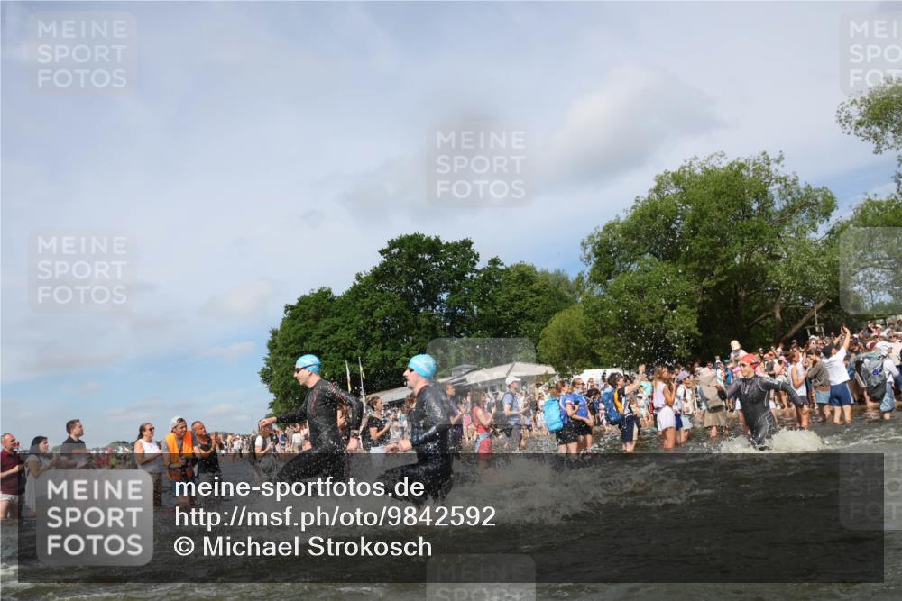 21.06.2026 - Viking Triathlon Michael Strokosch http://msf.ph/oto/9842592 21.06.2026 10:04:00 Schwimmen 122, 195, 197, 266, 268, 279, 333, 384, 460, 531, 552, 554, 608, 645, 654 meine-sportfotos.de