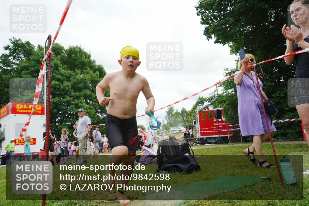21.06.2026 - 29. Vierlanden-Triathlon LAZAROV Photography http://msf.ph/oto/9842598 21.06.2026 15:02:09 Schwimmen  meine-sportfotos.de