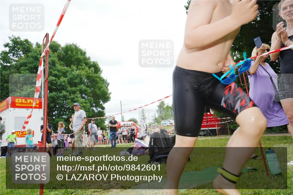 21.06.2026 - 29. Vierlanden-Triathlon LAZAROV Photography http://msf.ph/oto/9842601 21.06.2026 15:02:10 Schwimmen  meine-sportfotos.de