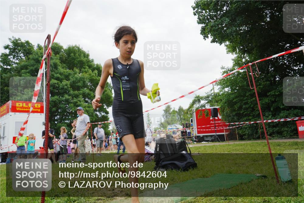 21.06.2026 - 29. Vierlanden-Triathlon LAZAROV Photography http://msf.ph/oto/9842604 21.06.2026 15:02:13 Schwimmen  meine-sportfotos.de