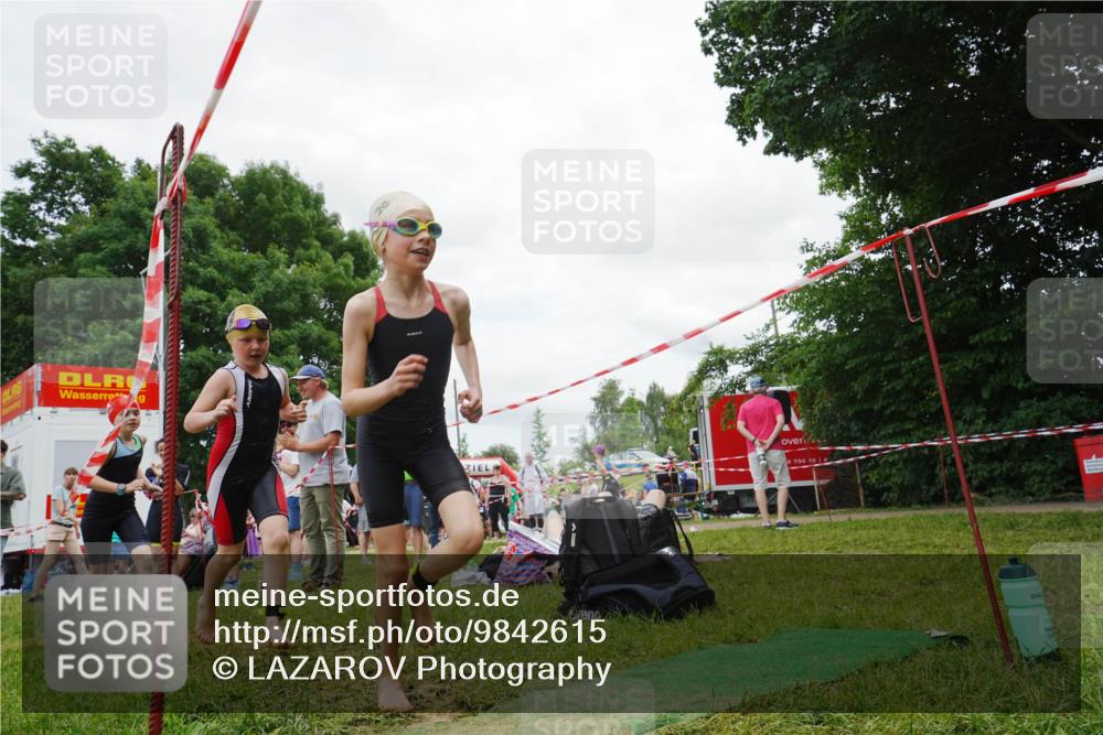 21.06.2026 - 29. Vierlanden-Triathlon LAZAROV Photography http://msf.ph/oto/9842615 21.06.2026 15:02:40 Schwimmen  meine-sportfotos.de