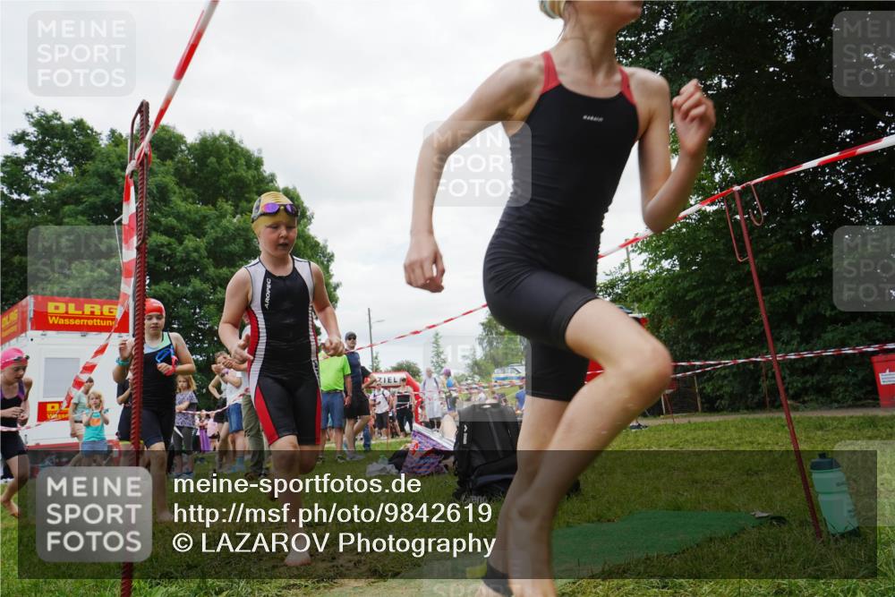 21.06.2026 - 29. Vierlanden-Triathlon LAZAROV Photography http://msf.ph/oto/9842619 21.06.2026 15:02:41 Schwimmen  meine-sportfotos.de