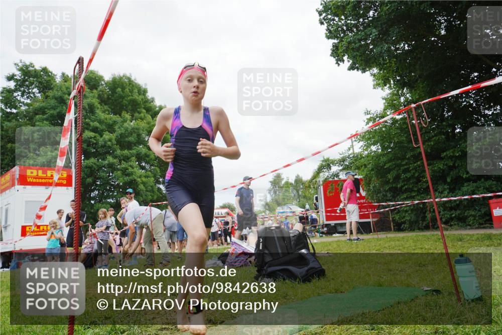 21.06.2026 - 29. Vierlanden-Triathlon LAZAROV Photography http://msf.ph/oto/9842638 21.06.2026 15:02:42 Schwimmen  meine-sportfotos.de