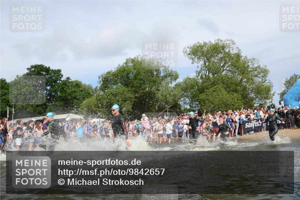 21.06.2026 - Viking Triathlon Michael Strokosch http://msf.ph/oto/9842657 21.06.2026 10:04:14 Schwimmen 96, 205, 213, 227, 239, 243, 256, 269, 377, 397, 400, 411, 496, 526, 666 meine-sportfotos.de