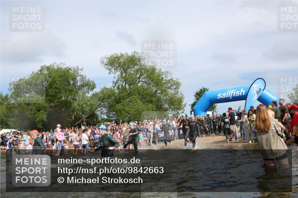 21.06.2026 - Viking Triathlon Michael Strokosch http://msf.ph/oto/9842663 21.06.2026 10:04:17 Schwimmen 96, 205, 213, 227, 239, 243, 256, 269, 377, 397, 400, 411, 496, 526, 666 meine-sportfotos.de