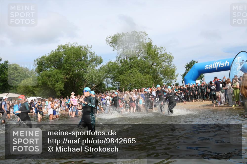 21.06.2026 - Viking Triathlon Michael Strokosch http://msf.ph/oto/9842665 21.06.2026 10:04:17 Schwimmen 96, 205, 213, 227, 239, 243, 256, 269, 377, 397, 400, 411, 496, 526, 666 meine-sportfotos.de