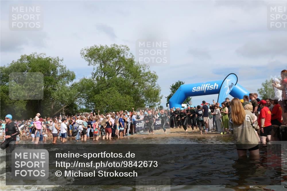 21.06.2026 - Viking Triathlon Michael Strokosch http://msf.ph/oto/9842673 21.06.2026 10:04:21 Schwimmen 96, 132, 179, 205, 213, 227, 239, 241, 256, 377, 411, 526, 602, 614, 666 meine-sportfotos.de