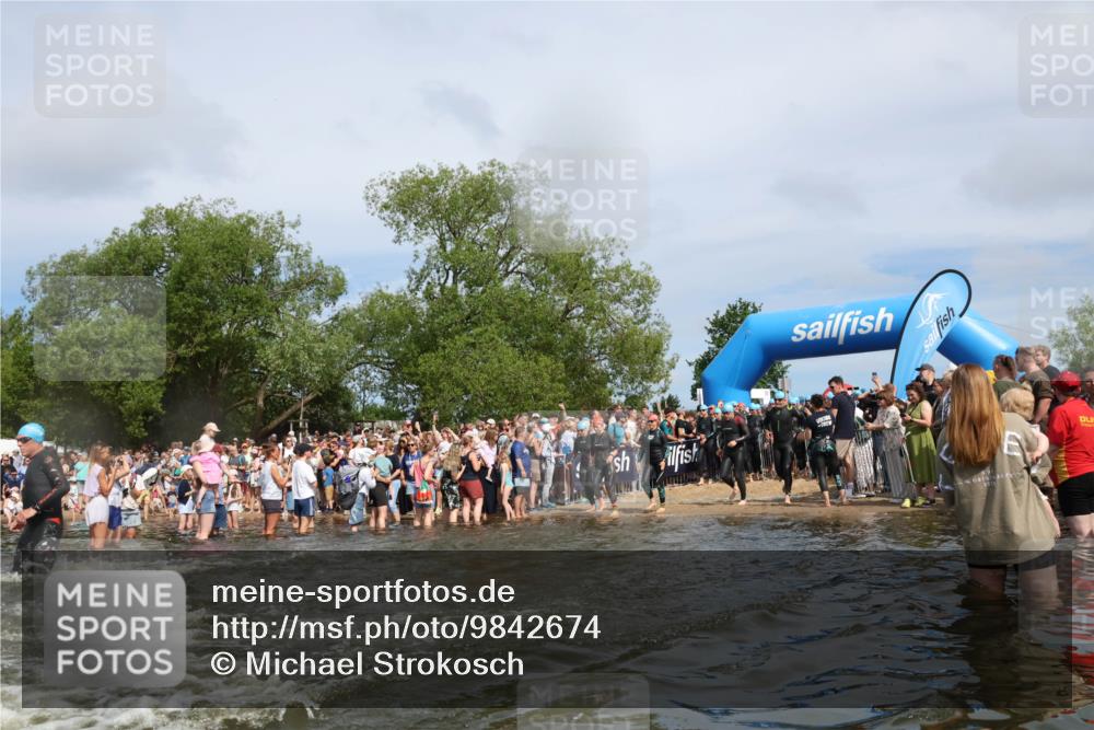 21.06.2026 - Viking Triathlon Michael Strokosch http://msf.ph/oto/9842674 21.06.2026 10:04:21 Schwimmen 96, 132, 179, 205, 213, 227, 239, 241, 256, 377, 411, 526, 602, 614, 666 meine-sportfotos.de
