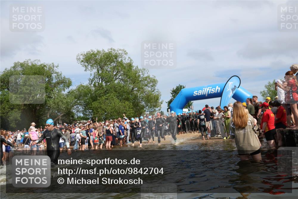 21.06.2026 - Viking Triathlon Michael Strokosch http://msf.ph/oto/9842704 21.06.2026 10:04:32 Schwimmen 125, 132, 167, 179, 241, 358, 398, 425, 465, 473, 590, 602, 614, 647, 658 meine-sportfotos.de