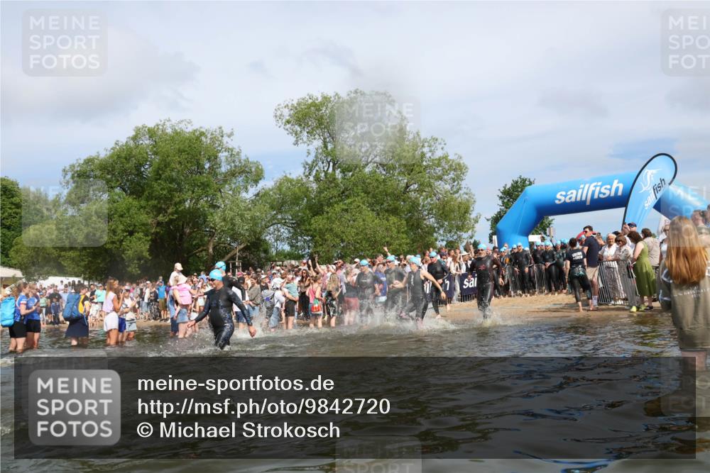 21.06.2026 - Viking Triathlon Michael Strokosch http://msf.ph/oto/9842720 21.06.2026 10:04:38 Schwimmen 44, 63, 125, 150, 167, 231, 232, 247, 349, 358, 398, 425, 465, 473, 484, 511, 590, 647 meine-sportfotos.de