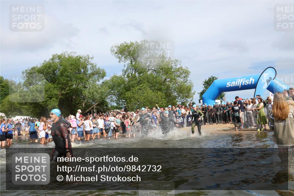 21.06.2026 - Viking Triathlon Michael Strokosch http://msf.ph/oto/9842732 21.06.2026 10:04:42 Schwimmen 44, 63, 150, 167, 231, 232, 247, 349, 355, 358, 425, 473, 484, 511, 647 meine-sportfotos.de