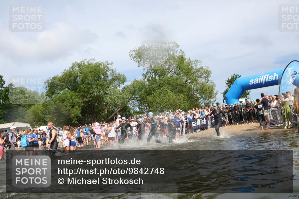 21.06.2026 - Viking Triathlon Michael Strokosch http://msf.ph/oto/9842748 21.06.2026 10:04:48 Schwimmen 22, 34, 44, 63, 150, 175, 231, 247, 286, 351, 355, 484, 511 meine-sportfotos.de