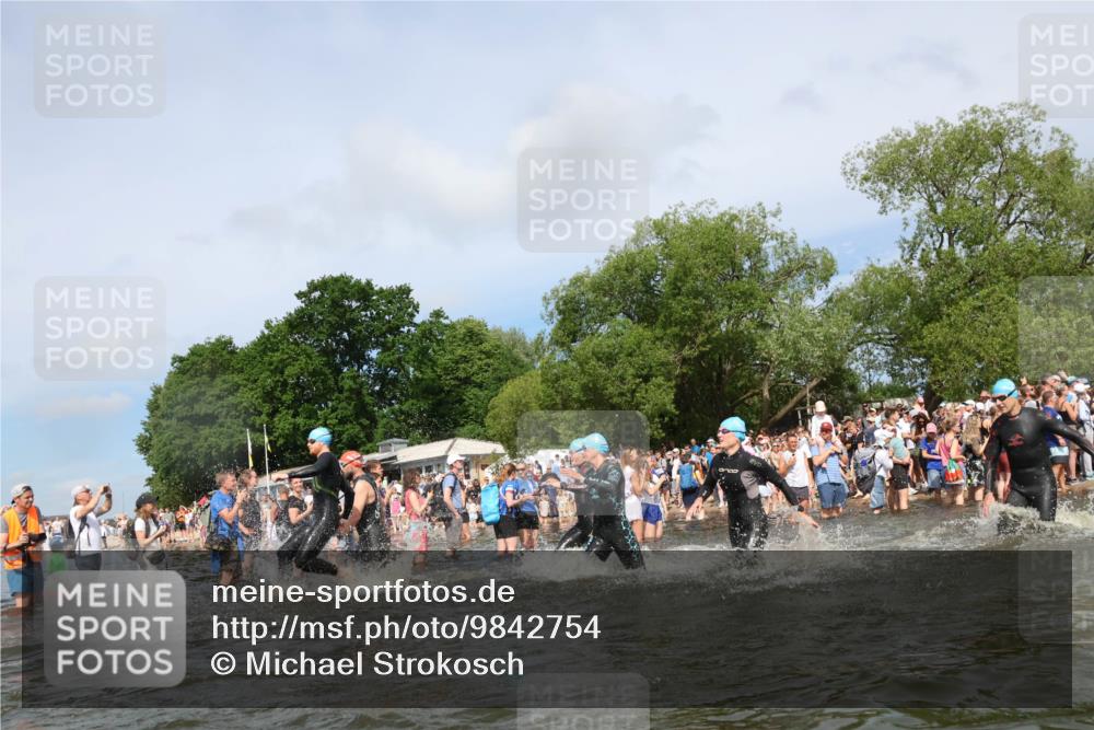 21.06.2026 - Viking Triathlon Michael Strokosch http://msf.ph/oto/9842754 21.06.2026 10:04:50 Schwimmen 22, 34, 44, 150, 175, 214, 247, 286, 351, 353, 355, 456, 492, 508 meine-sportfotos.de
