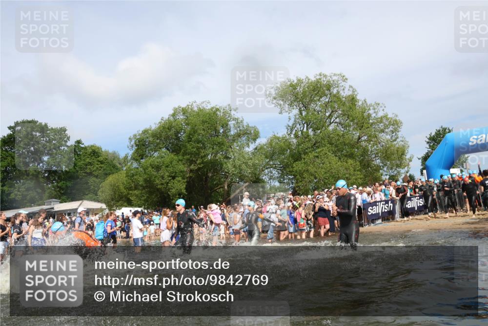 21.06.2026 - Viking Triathlon Michael Strokosch http://msf.ph/oto/9842769 21.06.2026 10:04:56 Schwimmen 22, 34, 175, 214, 286, 318, 350, 351, 353, 456, 461, 492, 508, 516, 650 meine-sportfotos.de