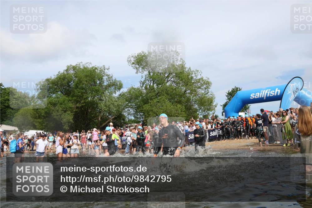 21.06.2026 - Viking Triathlon Michael Strokosch http://msf.ph/oto/9842795 21.06.2026 10:05:04 Schwimmen 165, 225, 296, 297, 301, 304, 318, 350, 353, 370, 442, 456, 461, 492, 497, 508, 516, 562, 650 meine-sportfotos.de