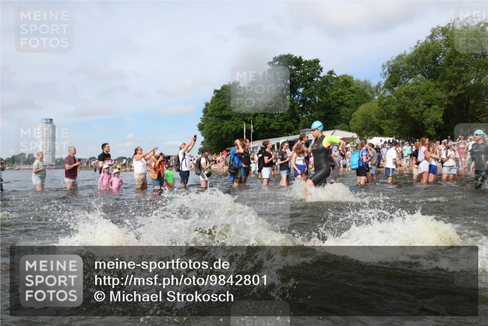 21.06.2026 - Viking Triathlon Michael Strokosch http://msf.ph/oto/9842801 21.06.2026 10:05:06 Schwimmen 165, 225, 296, 297, 301, 304, 318, 350, 370, 442, 461, 497, 516, 562, 650 meine-sportfotos.de