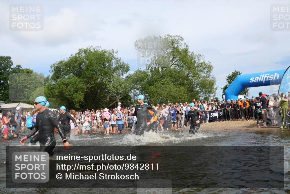 21.06.2026 - Viking Triathlon Michael Strokosch http://msf.ph/oto/9842811 21.06.2026 10:05:10 Schwimmen 165, 198, 211, 225, 296, 297, 301, 304, 370, 442, 497, 519, 562, 601, 617 meine-sportfotos.de