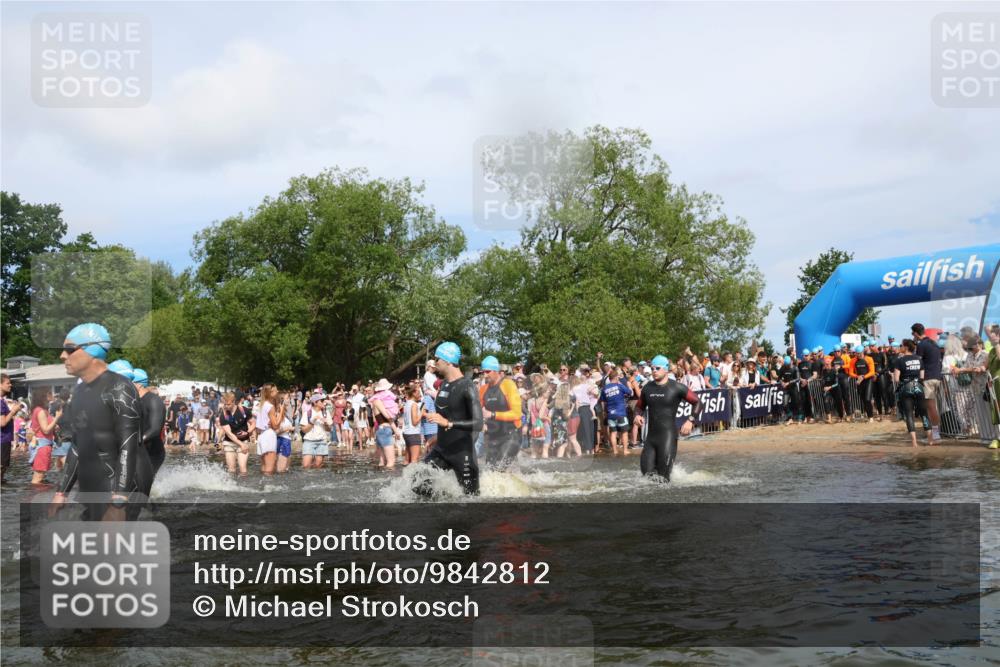 21.06.2026 - Viking Triathlon Michael Strokosch http://msf.ph/oto/9842812 21.06.2026 10:05:10 Schwimmen 165, 198, 211, 225, 296, 297, 301, 304, 370, 442, 497, 519, 562, 601, 617 meine-sportfotos.de
