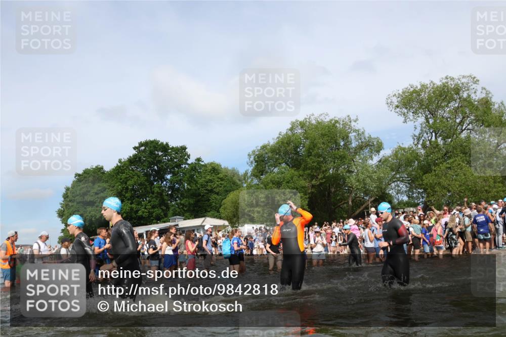21.06.2026 - Viking Triathlon Michael Strokosch http://msf.ph/oto/9842818 21.06.2026 10:05:12 Schwimmen 165, 198, 211, 225, 296, 297, 301, 304, 370, 442, 497, 519, 562, 601, 617 meine-sportfotos.de