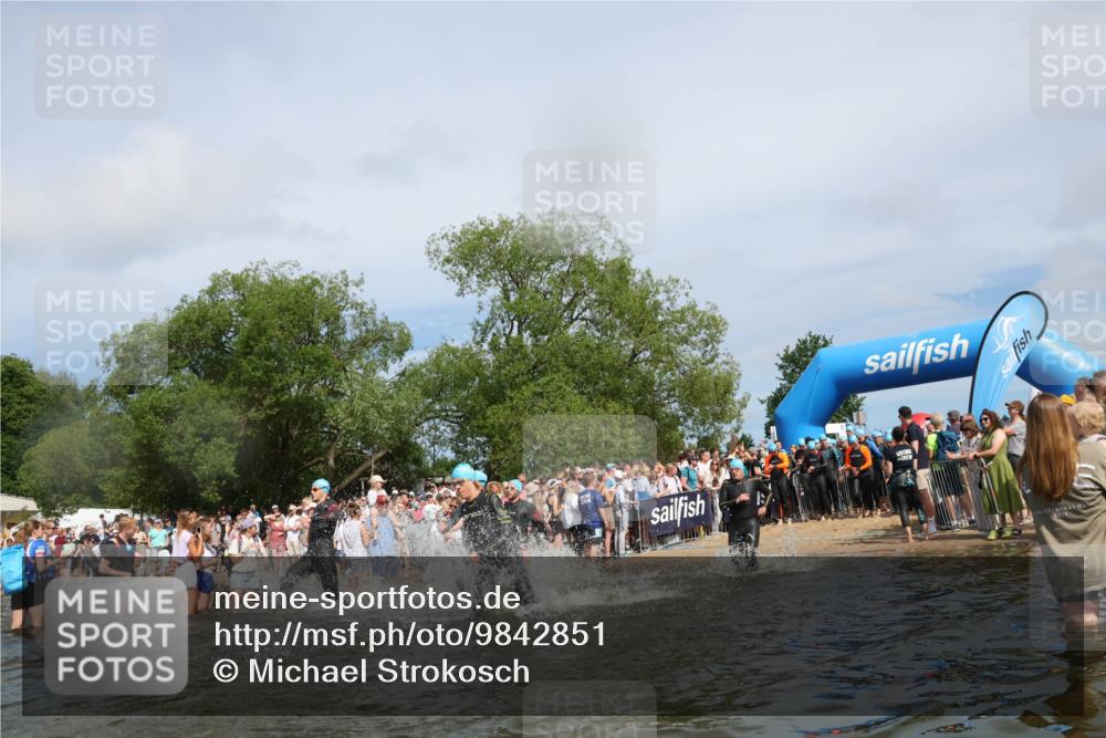 21.06.2026 - Viking Triathlon Michael Strokosch http://msf.ph/oto/9842851 21.06.2026 10:05:24 Schwimmen 33, 86, 88, 198, 211, 230, 302, 308, 330, 331, 341, 414, 452, 459, 472, 493, 632 meine-sportfotos.de