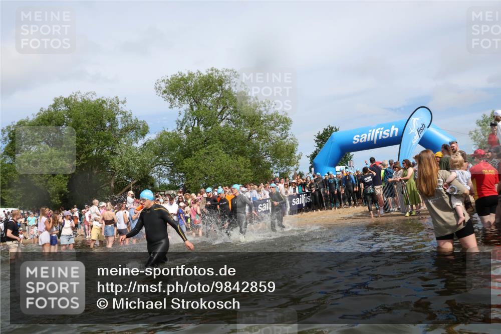 21.06.2026 - Viking Triathlon Michael Strokosch http://msf.ph/oto/9842859 21.06.2026 10:05:28 Schwimmen 33, 86, 88, 134, 230, 262, 276, 302, 308, 330, 331, 414, 452, 459, 472, 493, 520, 632 meine-sportfotos.de