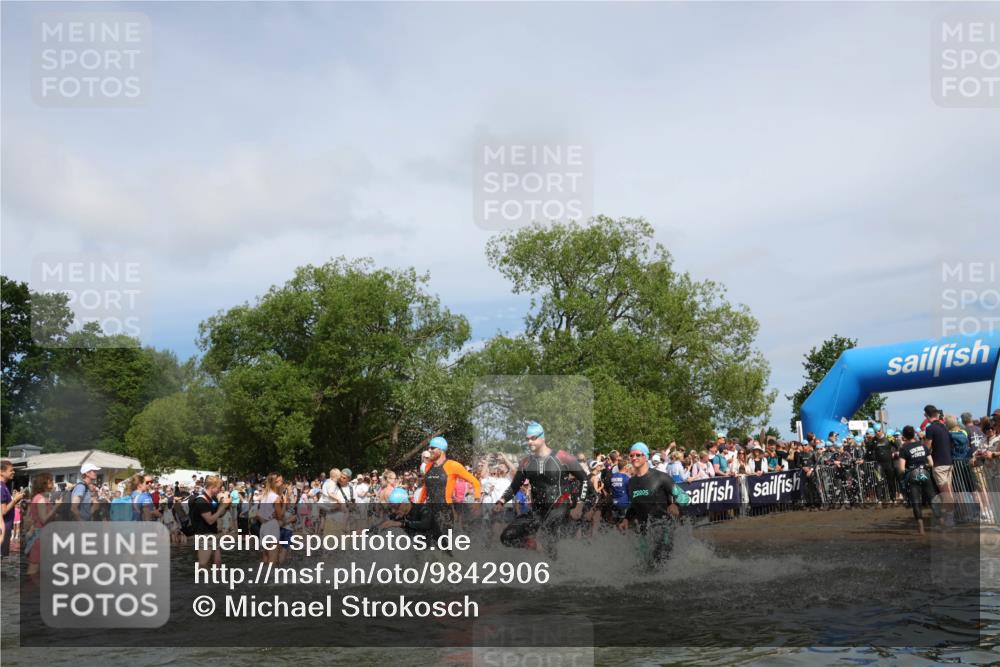 21.06.2026 - Viking Triathlon Michael Strokosch http://msf.ph/oto/9842906 21.06.2026 10:05:49 Schwimmen 45, 78, 156, 160, 183, 193, 282, 316, 393, 498, 505, 528, 563, 567, 578 meine-sportfotos.de