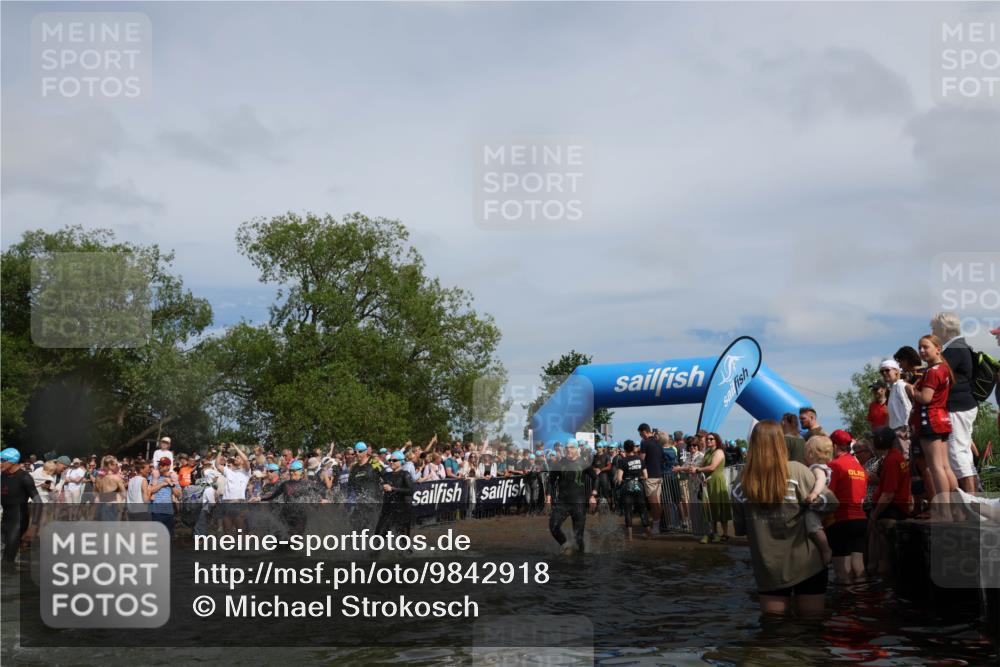 21.06.2026 - Viking Triathlon Michael Strokosch http://msf.ph/oto/9842918 21.06.2026 10:05:53 Schwimmen 45, 78, 156, 160, 183, 193, 282, 316, 393, 498, 505, 528, 563, 567, 578 meine-sportfotos.de