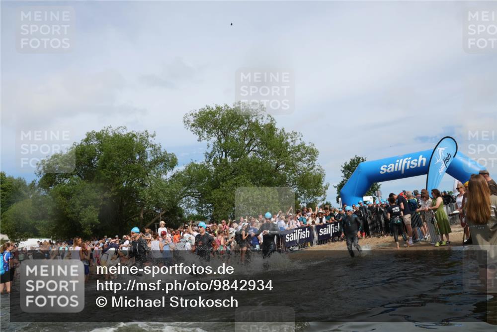 21.06.2026 - Viking Triathlon Michael Strokosch http://msf.ph/oto/9842934 21.06.2026 10:05:59 Schwimmen 91, 93, 156, 160, 259, 261, 282, 443, 498, 505, 563 meine-sportfotos.de