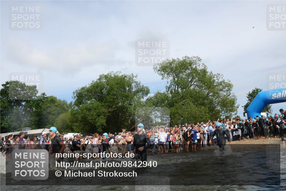21.06.2026 - Viking Triathlon Michael Strokosch http://msf.ph/oto/9842940 21.06.2026 10:06:01 Schwimmen 91, 93, 147, 156, 173, 185, 259, 261, 273, 282, 405, 443, 498, 505, 563 meine-sportfotos.de