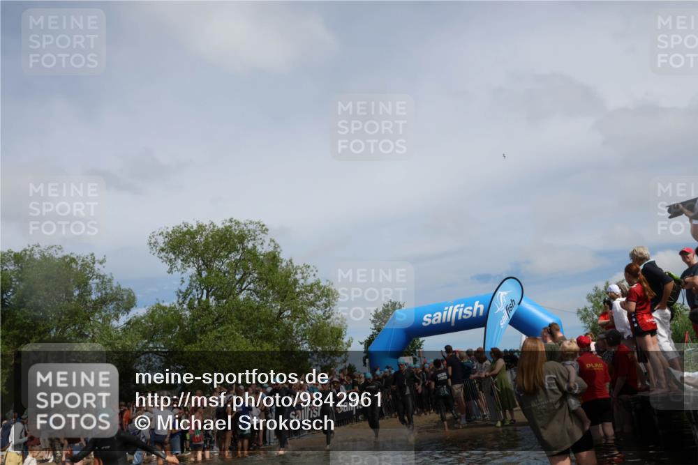 21.06.2026 - Viking Triathlon Michael Strokosch http://msf.ph/oto/9842961 21.06.2026 10:06:08 Schwimmen 91, 93, 147, 153, 162, 173, 185, 259, 261, 273, 368, 405, 443, 479, 541 meine-sportfotos.de