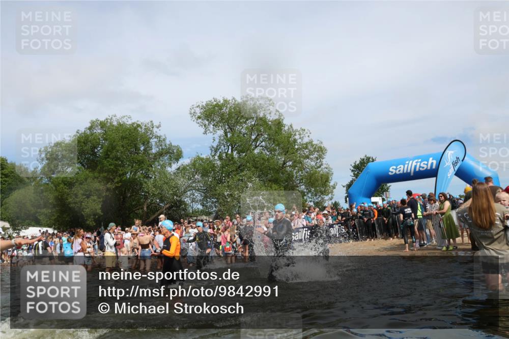 21.06.2026 - Viking Triathlon Michael Strokosch http://msf.ph/oto/9842991 21.06.2026 10:06:19 Schwimmen 41, 85, 153, 162, 184, 190, 248, 274, 312, 368, 378, 479, 489, 522, 533, 539, 541, 550, 577, 603 meine-sportfotos.de