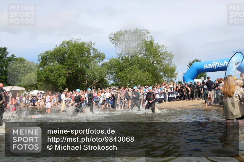 21.06.2026 - Viking Triathlon Michael Strokosch http://msf.ph/oto/9843068 21.06.2026 10:06:49 Schwimmen 54, 166, 245, 310, 429, 444, 449, 464, 495, 609, 615, 618, 638, 641, 668 meine-sportfotos.de