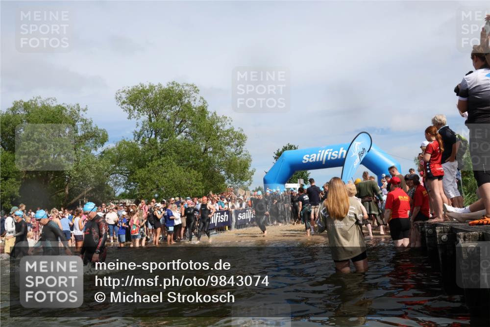 21.06.2026 - Viking Triathlon Michael Strokosch http://msf.ph/oto/9843074 21.06.2026 10:06:51 Schwimmen 54, 166, 245, 310, 429, 444, 449, 464, 495, 609, 615, 618, 638, 641, 668 meine-sportfotos.de