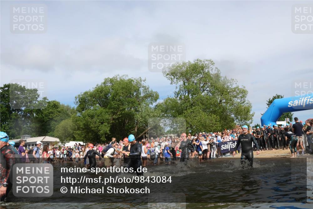 21.06.2026 - Viking Triathlon Michael Strokosch http://msf.ph/oto/9843084 21.06.2026 10:06:55 Schwimmen 54, 60, 94, 123, 166, 245, 310, 314, 345, 449, 464, 495, 609, 615, 668 meine-sportfotos.de