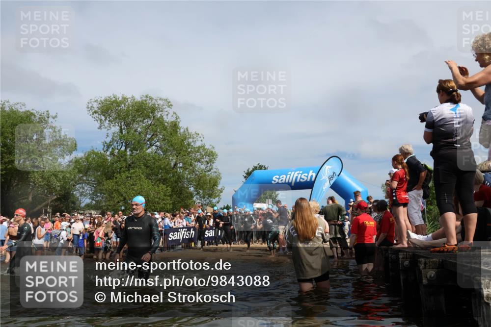 21.06.2026 - Viking Triathlon Michael Strokosch http://msf.ph/oto/9843088 21.06.2026 10:06:56 Schwimmen 54, 60, 94, 123, 166, 245, 310, 314, 345, 449, 464, 495, 609, 615, 668 meine-sportfotos.de