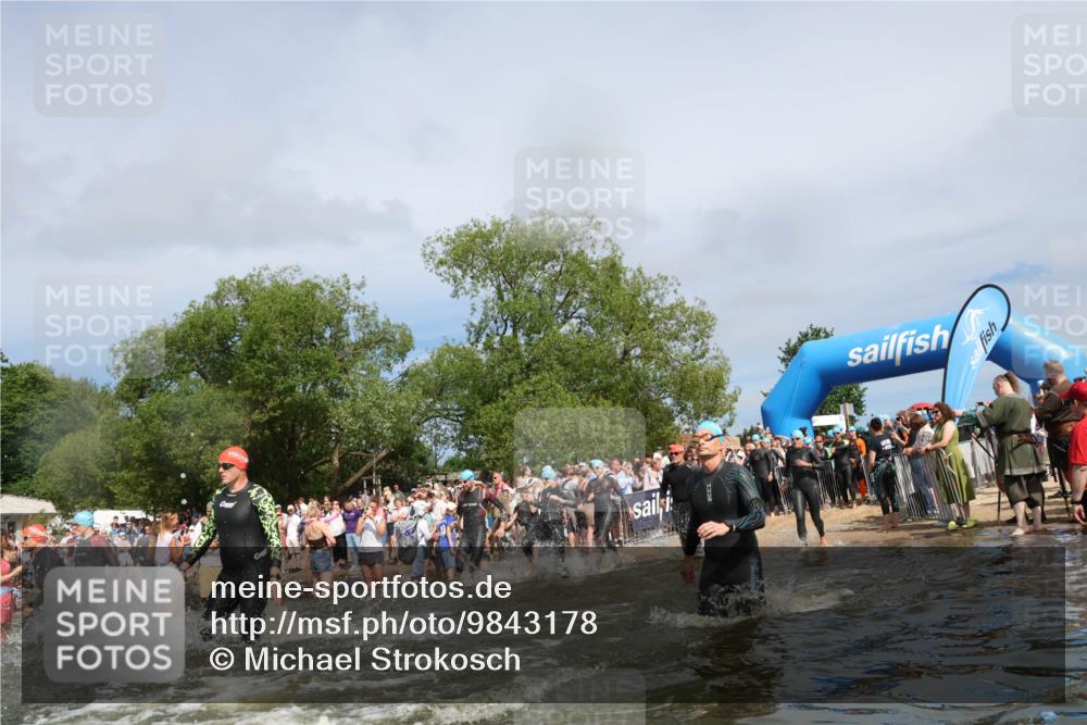 21.06.2026 - Viking Triathlon Michael Strokosch http://msf.ph/oto/9843178 21.06.2026 10:07:33 Schwimmen 24, 76, 107, 158, 164, 253, 258, 275, 306, 313, 346, 366, 403, 510, 540, 605, 624, 628, 659 meine-sportfotos.de