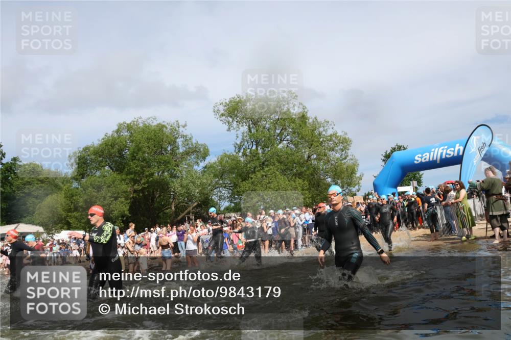21.06.2026 - Viking Triathlon Michael Strokosch http://msf.ph/oto/9843179 21.06.2026 10:07:33 Schwimmen 24, 76, 107, 158, 164, 253, 258, 275, 306, 313, 346, 366, 403, 510, 540, 605, 624, 628, 659 meine-sportfotos.de
