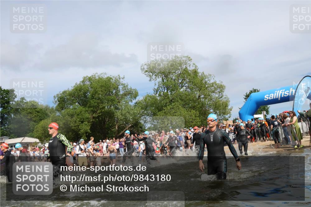 21.06.2026 - Viking Triathlon Michael Strokosch http://msf.ph/oto/9843180 21.06.2026 10:07:33 Schwimmen 24, 76, 107, 158, 164, 253, 258, 275, 306, 313, 346, 366, 403, 510, 540, 605, 624, 628, 659 meine-sportfotos.de