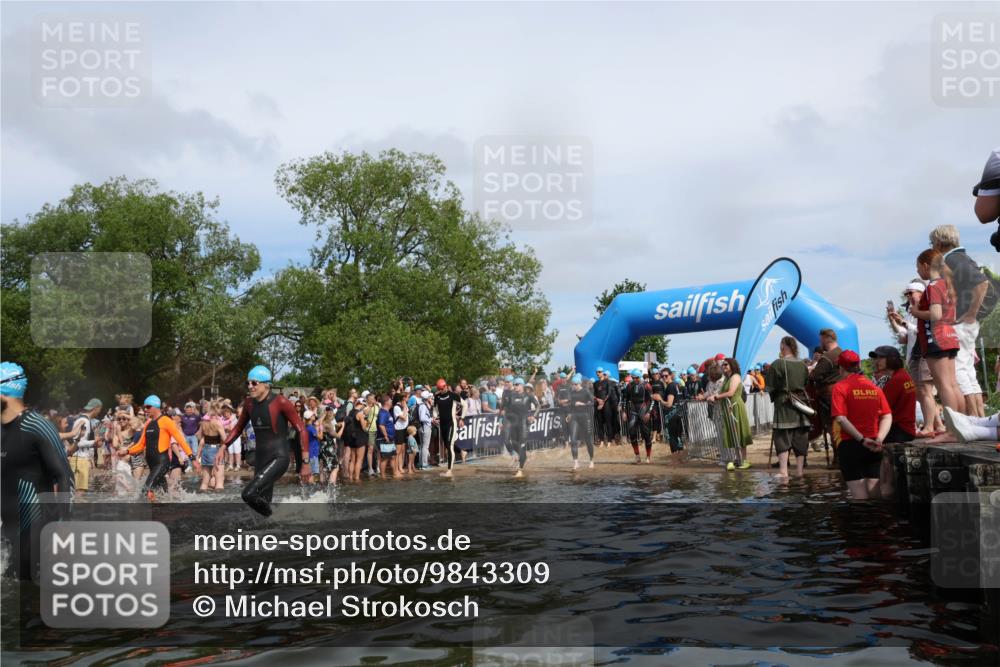 21.06.2026 - Viking Triathlon Michael Strokosch http://msf.ph/oto/9843309 21.06.2026 10:08:27 Schwimmen 48, 133, 168, 192, 222, 223, 250, 317, 354, 375, 416, 463, 564, 571, 613 meine-sportfotos.de