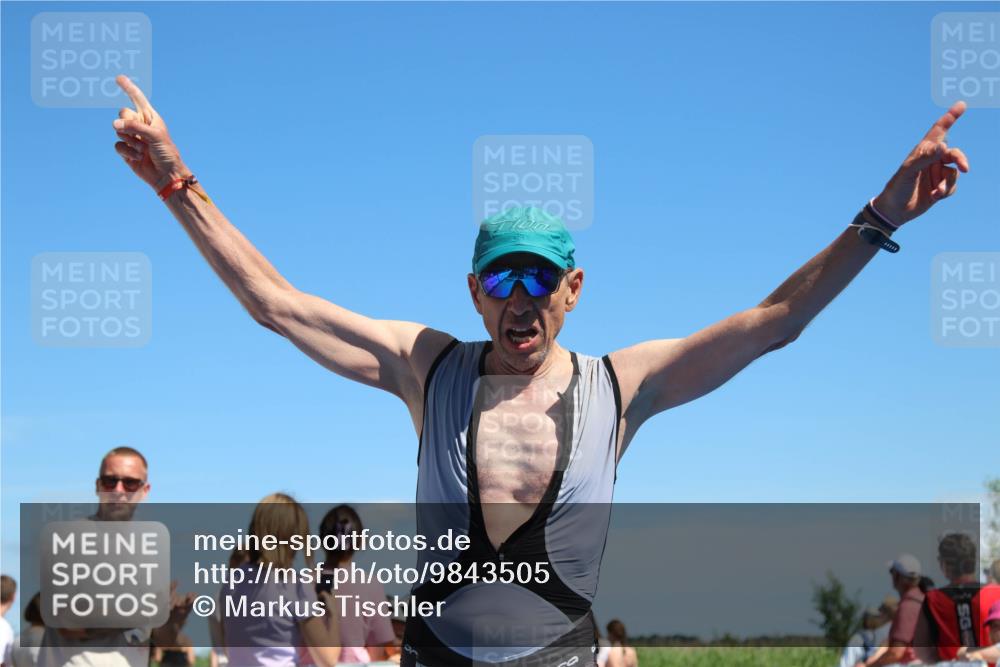 21.06.2026 - Viking Triathlon Markus Tischler http://msf.ph/oto/9843505 21.06.2026 15:35:58 Ziel 321 meine-sportfotos.de