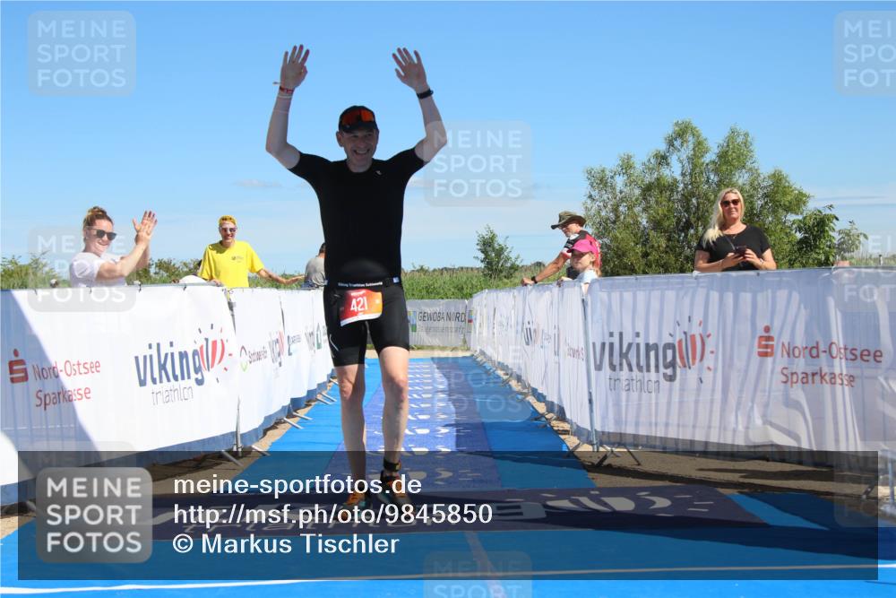 21.06.2026 - Viking Triathlon Markus Tischler http://msf.ph/oto/9845850 21.06.2026 16:05:55 Ziel 421 meine-sportfotos.de