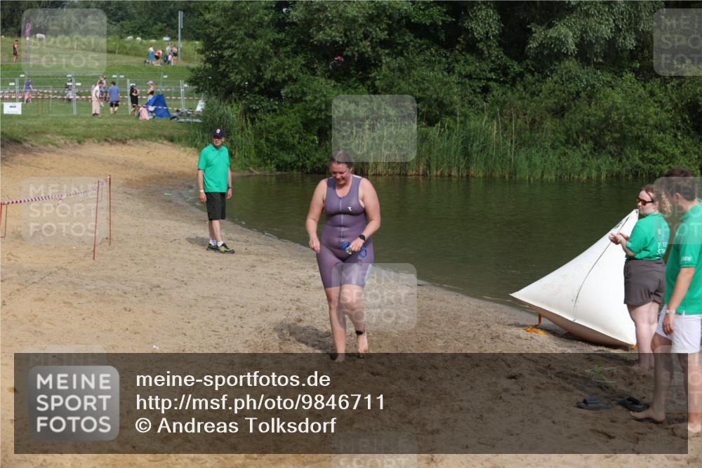 21.06.2026 - 29. Vierlanden-Triathlon Andreas Tolksdorf http://msf.ph/oto/9846711 21.06.2026 09:14:31 Schwimmen 296 meine-sportfotos.de