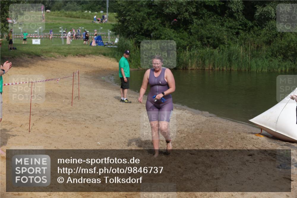 21.06.2026 - 29. Vierlanden-Triathlon Andreas Tolksdorf http://msf.ph/oto/9846737 21.06.2026 09:14:32 Schwimmen 296 meine-sportfotos.de