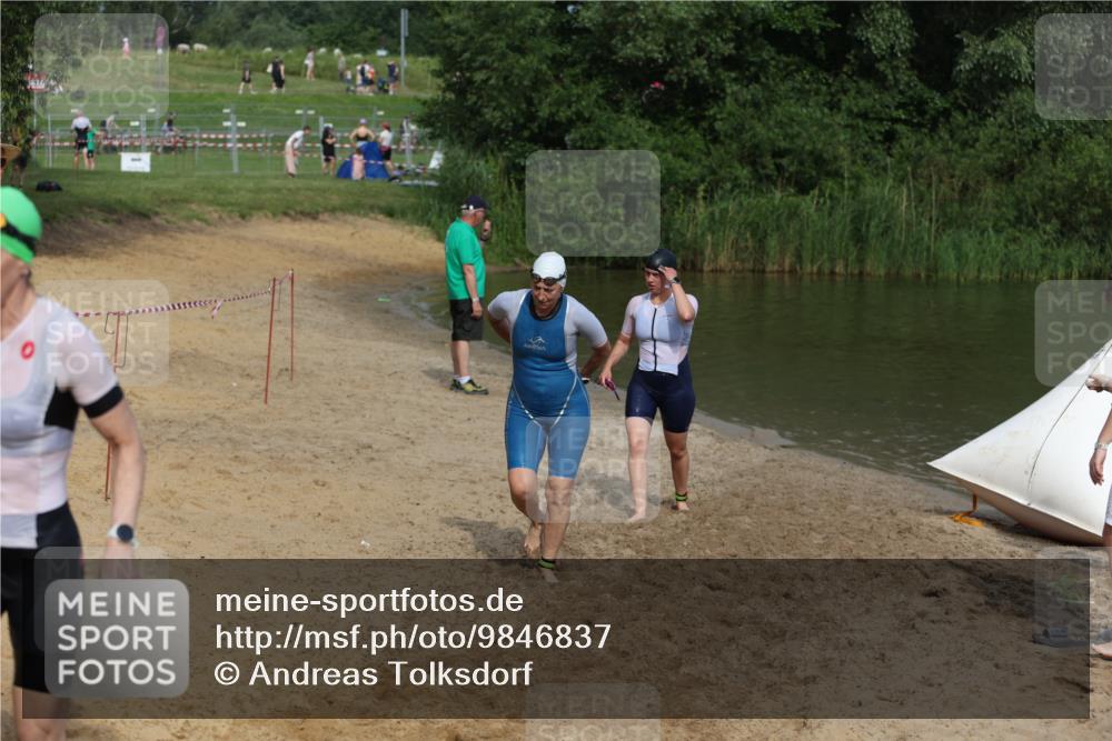 21.06.2026 - 29. Vierlanden-Triathlon Andreas Tolksdorf http://msf.ph/oto/9846837 21.06.2026 09:14:58 Schwimmen 248, 269, 294 meine-sportfotos.de