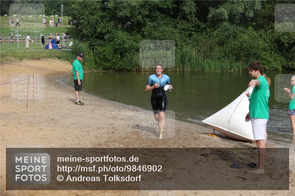 21.06.2026 - 29. Vierlanden-Triathlon Andreas Tolksdorf http://msf.ph/oto/9846902 21.06.2026 09:15:23 Schwimmen 260 meine-sportfotos.de
