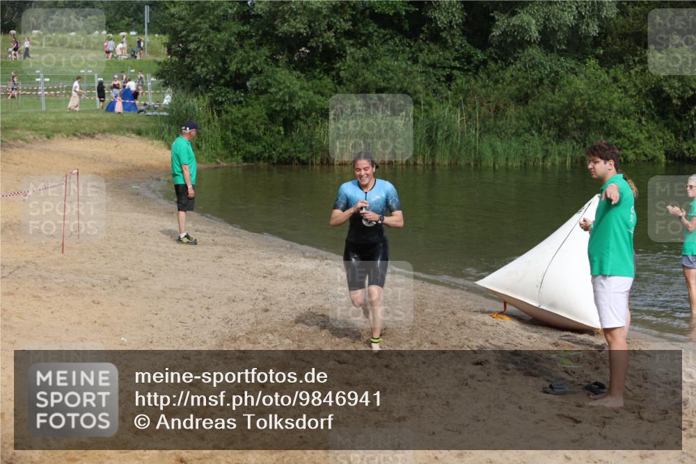 21.06.2026 - 29. Vierlanden-Triathlon Andreas Tolksdorf http://msf.ph/oto/9846941 21.06.2026 09:15:23 Schwimmen 260 meine-sportfotos.de