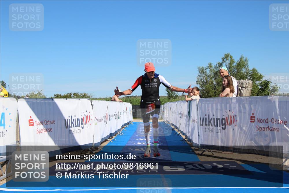 21.06.2026 - Viking Triathlon Markus Tischler http://msf.ph/oto/9846961 21.06.2026 16:40:04 Ziel 70 meine-sportfotos.de