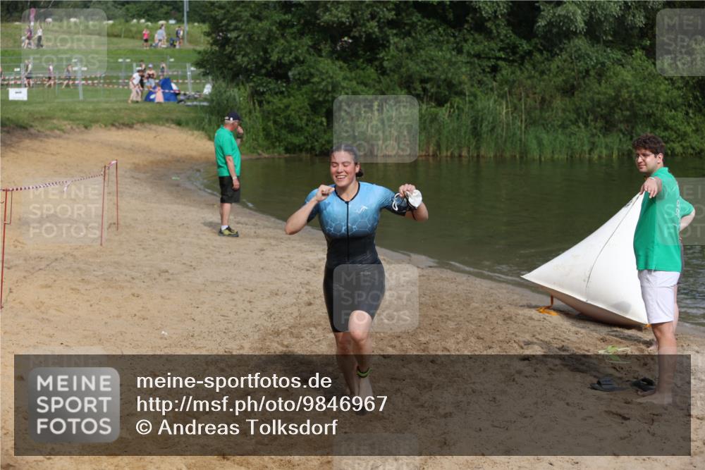 21.06.2026 - 29. Vierlanden-Triathlon Andreas Tolksdorf http://msf.ph/oto/9846967 21.06.2026 09:15:24 Schwimmen 260 meine-sportfotos.de