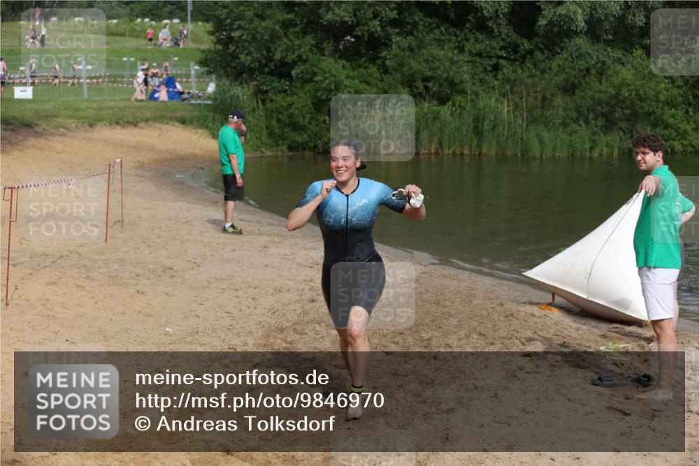 21.06.2026 - 29. Vierlanden-Triathlon Andreas Tolksdorf http://msf.ph/oto/9846970 21.06.2026 09:15:24 Schwimmen 260 meine-sportfotos.de